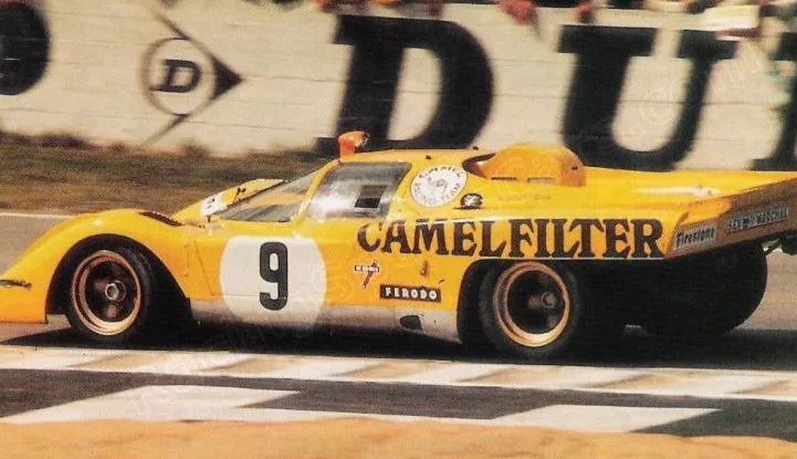 This image has an empty alt attribute; its file name is 1971LM09_car.jpg